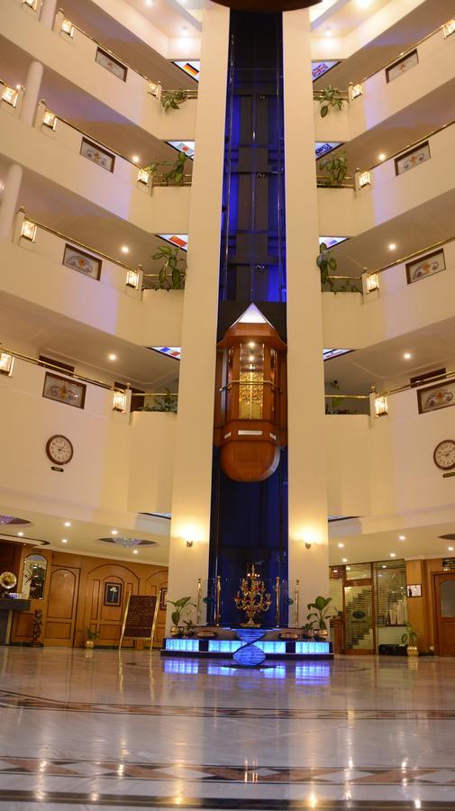 Hotel Sandesh The Prince Mysuru Zewnętrze zdjęcie