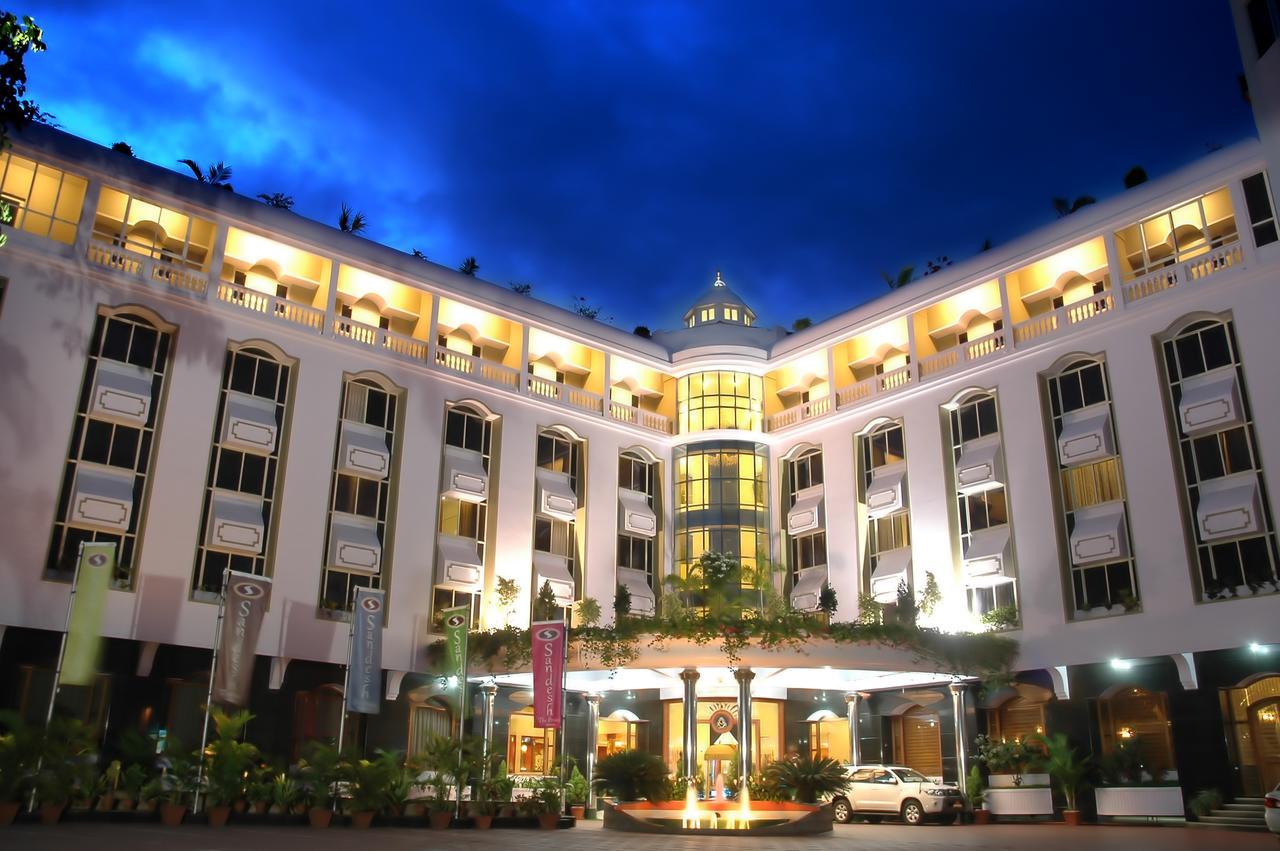 Hotel Sandesh The Prince Mysuru Zewnętrze zdjęcie